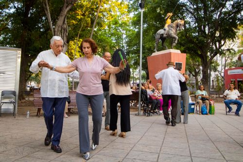 ¡VÁMONOS A BAILAR TODOS LOS MIÉRCOLES! A LAS FABULOSAS “TARDES DE DANZÓN” 
