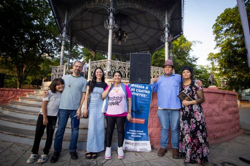 LANZAN “POESÍA A LOS CUATRO VIENTOS” DESDE EL KIOSCO DE LA PLAZUELA OBREGÓN