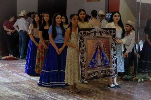 TALLER DE DANZA DEL CENTRO CULTURAL DEL VALLE DE SAN LORENZO EN SU FESTIVAL DE FIN DE CURSOS