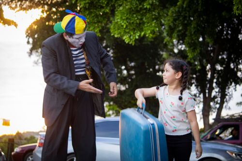 LA “MALETA MÁGICA” MARAVILLÓ A NIÑAS Y NIÑOS EN EL LAGO ENCANTADO