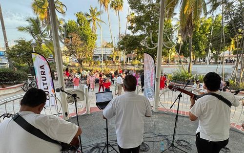 ROMÁNTICAS LAS “TARDES DE BOLERO” CON EL TRÍO AZTECA