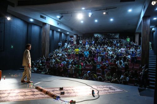 “NOSOTROS ÍBAMOS A CAMBIAR EL MUNDO” EN EL FESTIVAL DE MONÓLOGOS 2026
