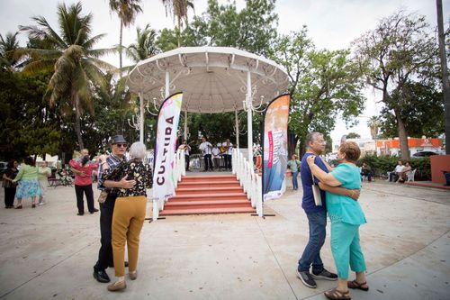DISFRUTARON LAS TRADICIONALES "TARDES DE BOLERO"