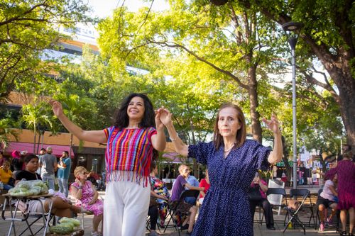 ESCUELA DE DANZÓN AL AIRE LIBRE