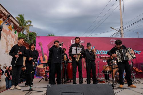 GRANDIOSO FESTIVAL DE FIN DE CURSOS DE TALLERES DE MÚSICA DEL CENTRO CULTURAL DEL VALLE DE SAN LORENZO