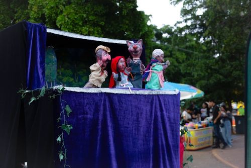 “EL LOBO NO ES COMO LO PINTAN” PRESENTÓ EL GRUPO ARGÜENDE TEATRO EN EL LAGO ENCANTADO