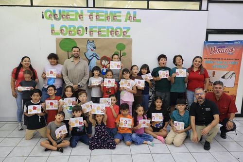 SOPLARÉ Y SOPLARÉ, DIJO EL LOBO ¿FEROZ? EN LA BIBLIOTECA “ROSA MARÍA PERAZA”