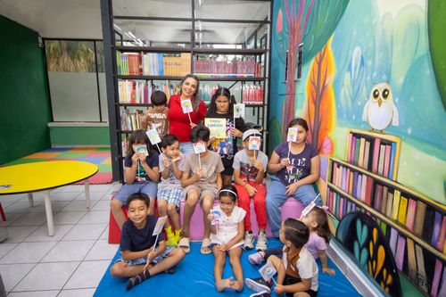 LOS NIÑOS DEL TALLER “LA HORA DEL CUENTO” LEYERON “CARA DE LIMÓN”