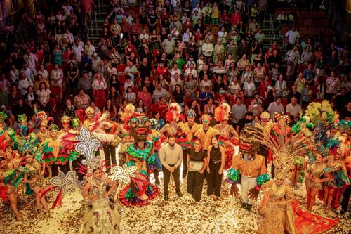 MUSICA, COLOR Y TRADICIÓN LLENARON EL ESCENARIO DEL TEATRO MIA LA GALA FOLCLORICA DE LA COMPALIA FOLCLÓRICA SINALOENSE