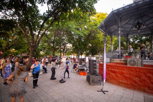 EL GRUPO NORTEÑO EDICIÓN 2-40 AMENIZÓ LA GRANDIOSA “FIESTA EN EL KIOSCO”